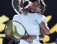 豪夺第8个大满贯！女网老将澳网独揽2冠创历史，网友：比肩李娜？