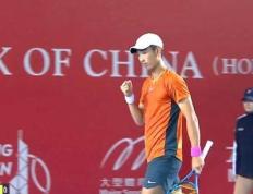 中国小将商竣程2-0战胜世界第十，晋级ATP250中国香港公开赛四强
