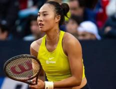 中国网球选手展示出色表现！郑钦文迎战美网冠军，张之臻谋求4连胜之路