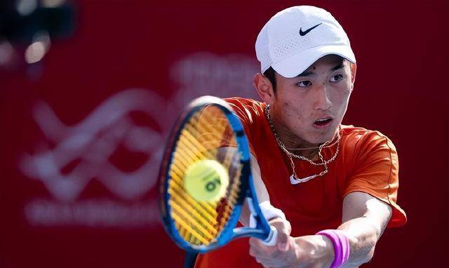 中国新秀商竣程逆袭，爆冷打入美网8强，创历史第5人巡回赛八强