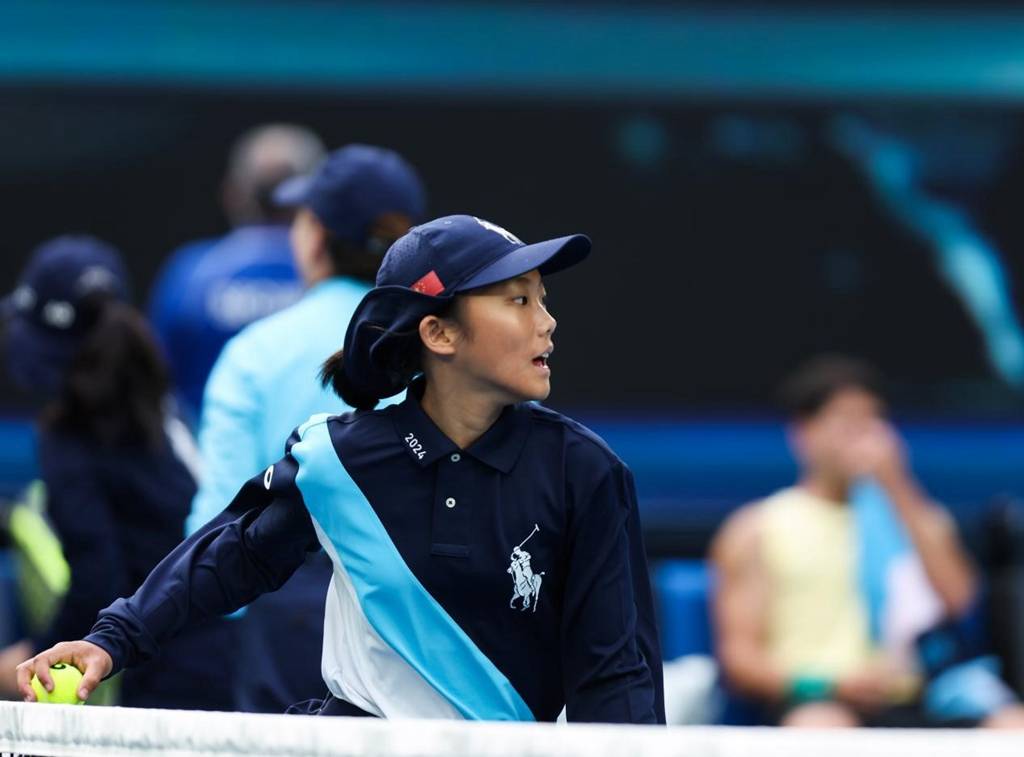 经历难忘收获多多 中网球童正式结束2024澳网赛事服务